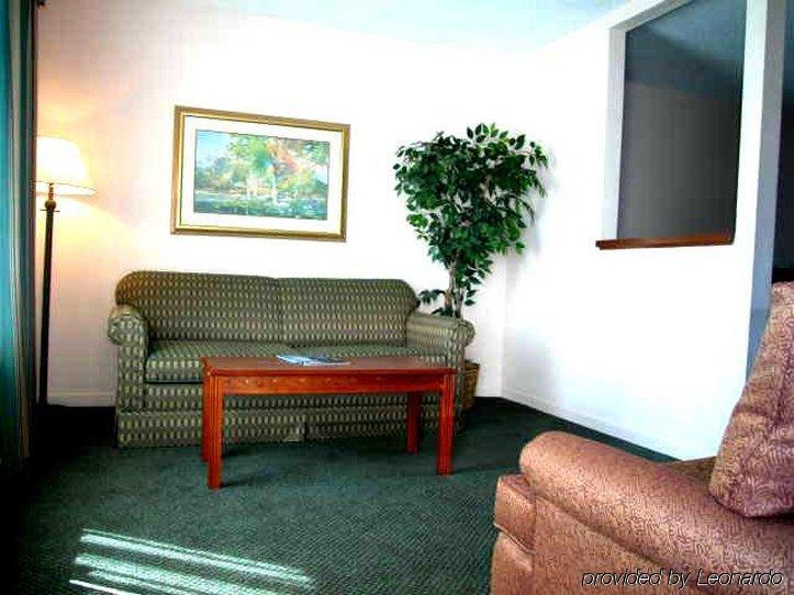 Red Roof Inn & Suites Monroe, Nc Zewnętrze zdjęcie